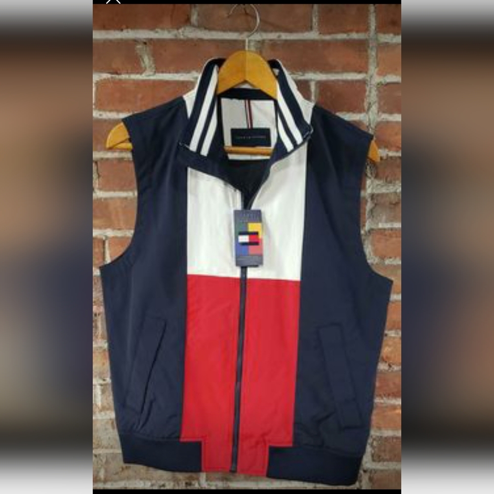 New mens Tommy Hilfiger vest. size Medium